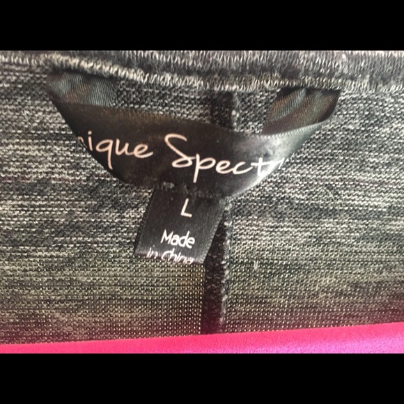 UNIQUE SPECTRUM (Large)Top with Embroidery 🌺 - Picture 3 of 7